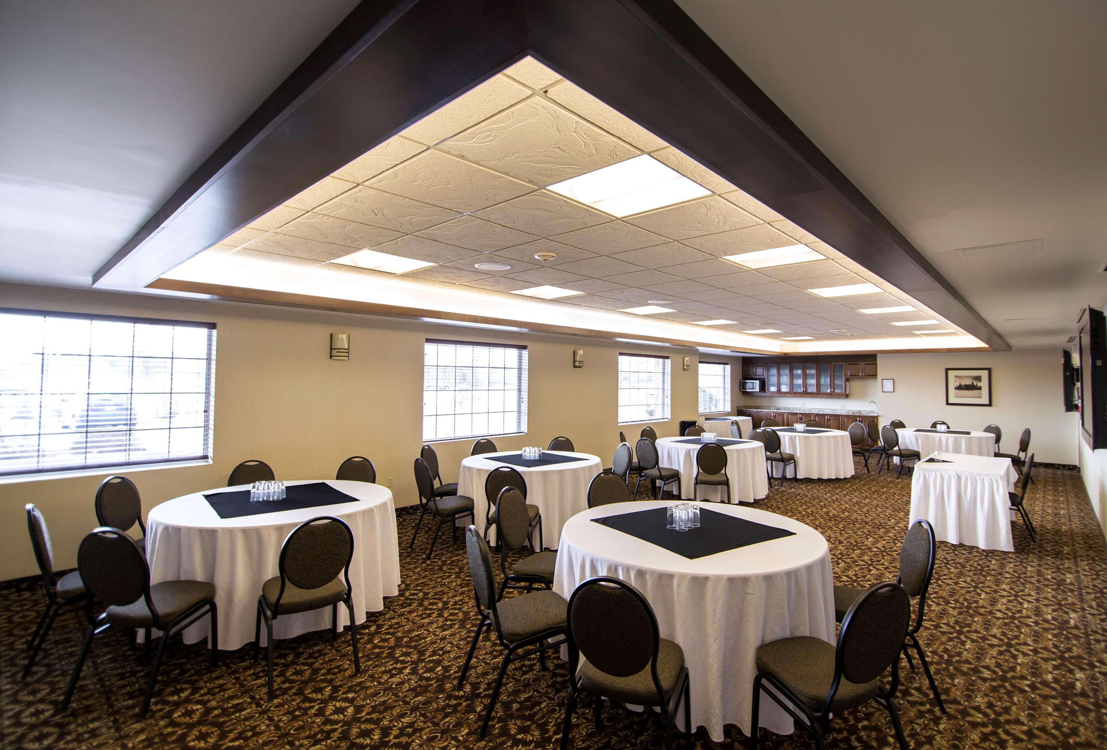Best Western Plus Dryden Hotel And Conference Centre Экстерьер фото