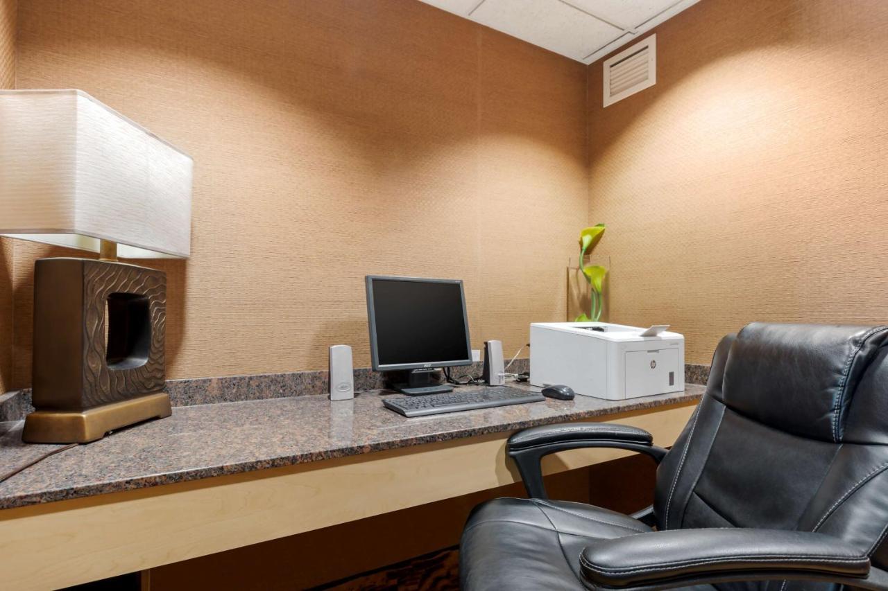 Best Western Plus Dryden Hotel And Conference Centre Экстерьер фото